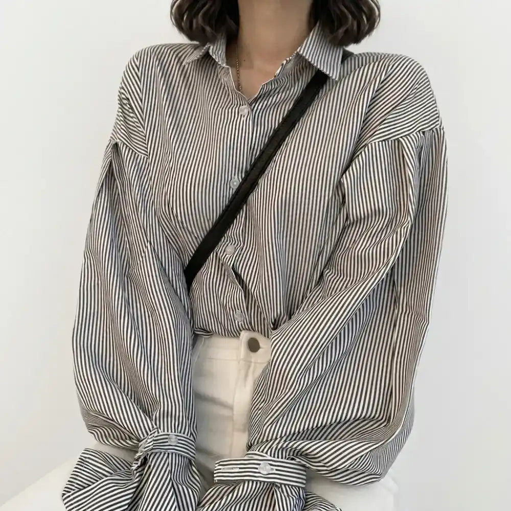 【それどこの？と言われるシャツ】ふんわり袖が女性らしさをプラス。ストライプボリュームスリーブシャツ