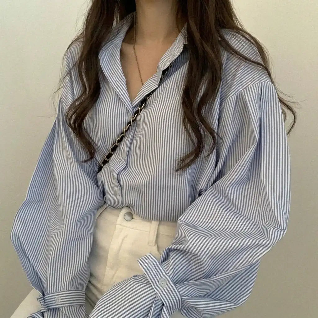 【それどこの？と言われるシャツ】ふんわり袖が女性らしさをプラス。ストライプボリュームスリーブシャツ